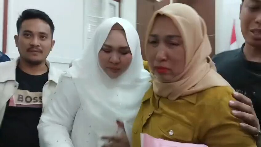 Menangis Bacakan Nota Pembelaan, Mira Hayati: Saya Minta Hakim Tegakkan Keadilan Seadil-adilnya