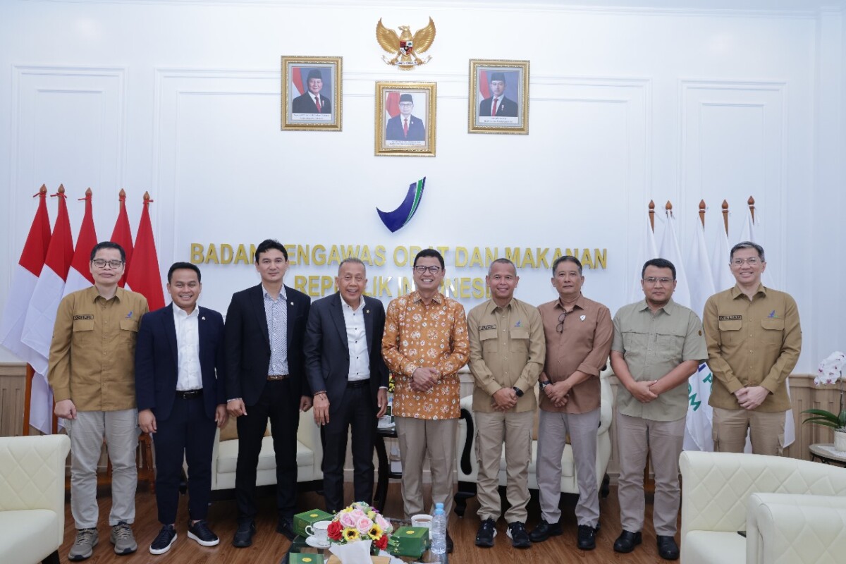 Dari Rakyat, untuk Rakyat: Saan Mustopa Wakil Ketua DPR Puji Kepemimpinan Taruna Ikrar membawa BPOM di akui dunia , untuk rakyat dan Keadilan Usaha