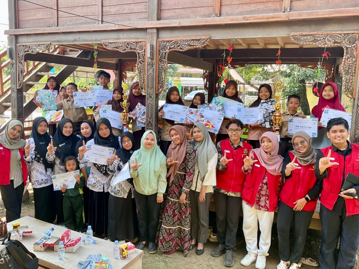 Peringati Hari Anak Nasional, Mahasiswa KKN Unhas 114 di Desa Belo Gelar Lomba Kreatif dan Kegiatan Literasi