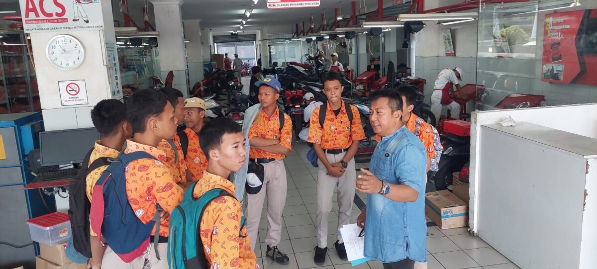 Asmo Sulsel Distribusikan Siswa PKL SMKN 10 ke 9 AHASS