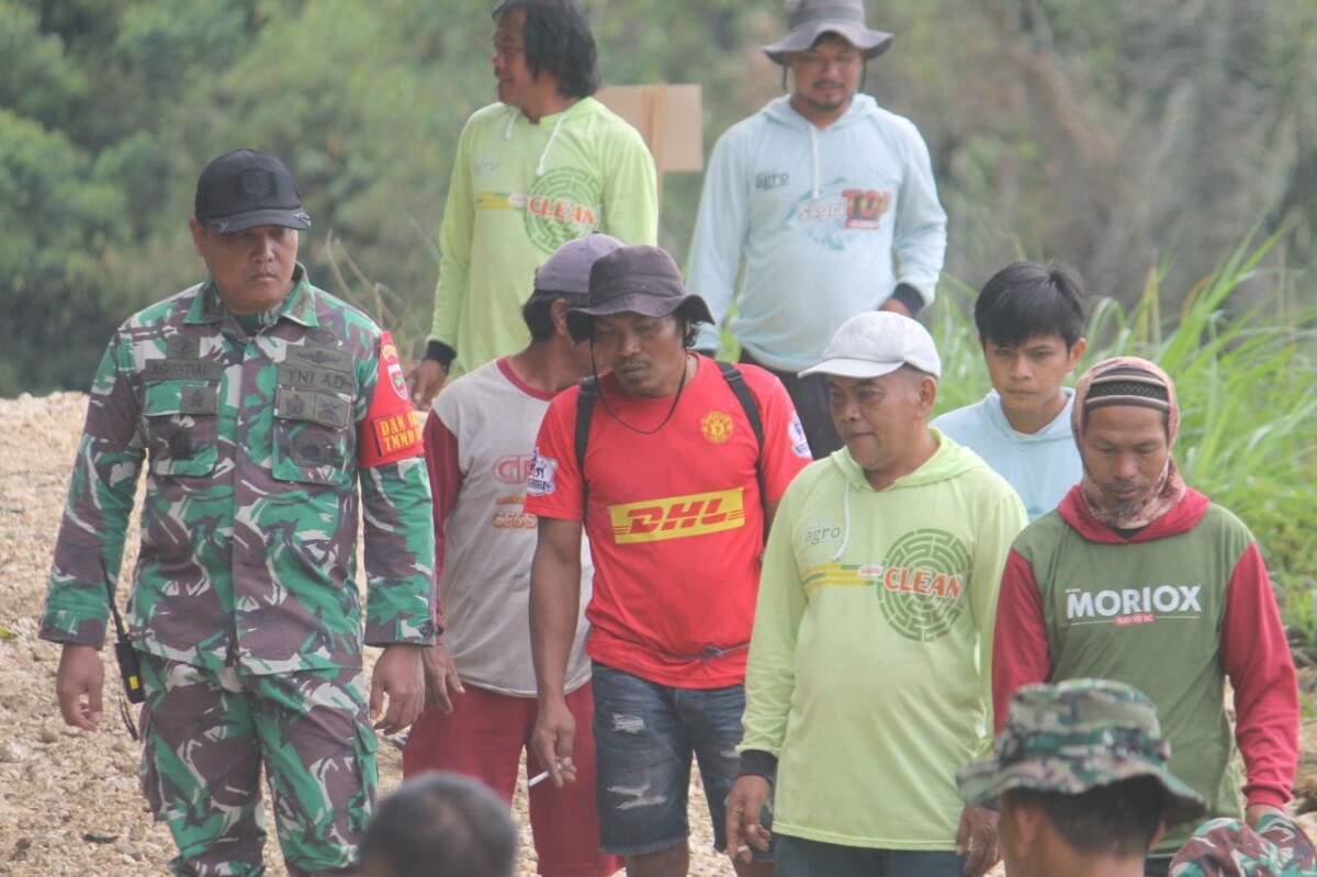 Dansatgas TMMD 125 Kodim 1419/Enrekang Tinjau Lokasi Pengecoran Jalan