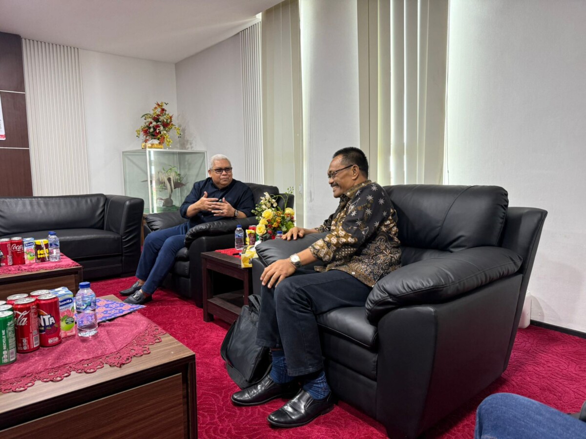 Jumat, Sukardi Weda Daftar Bacalon Rektor Unhas