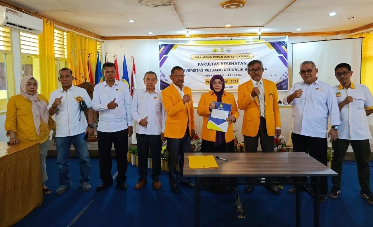 Dilantik Sebagai Dekan, Erni Kadir Bertekad Jadikan Fakes UPRI Unggul di Indonesia Timur