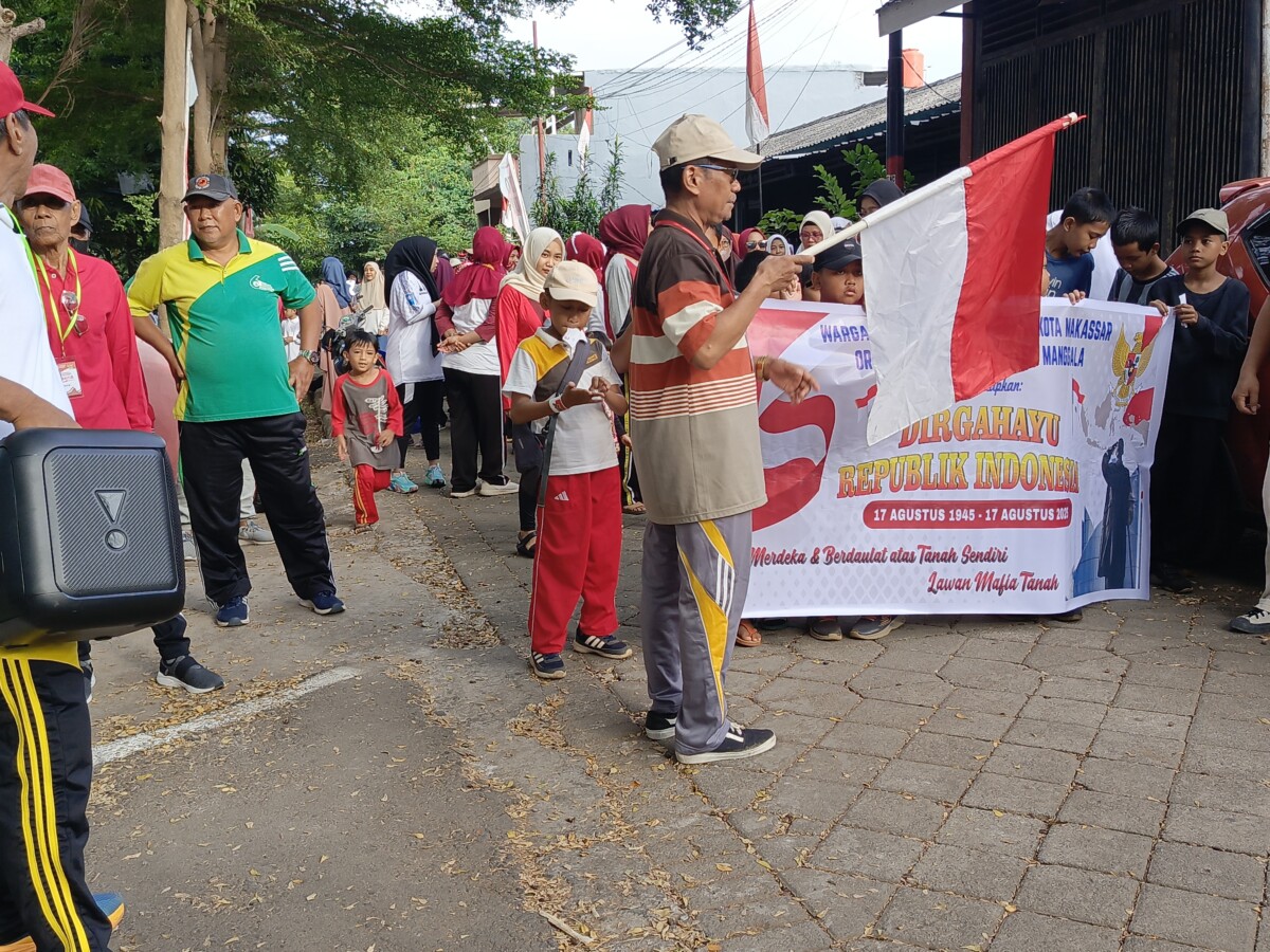 ​Warga Kompleks Pemda Antang Gelar Jalan Sehat Meriahkan HUT RI ke-80