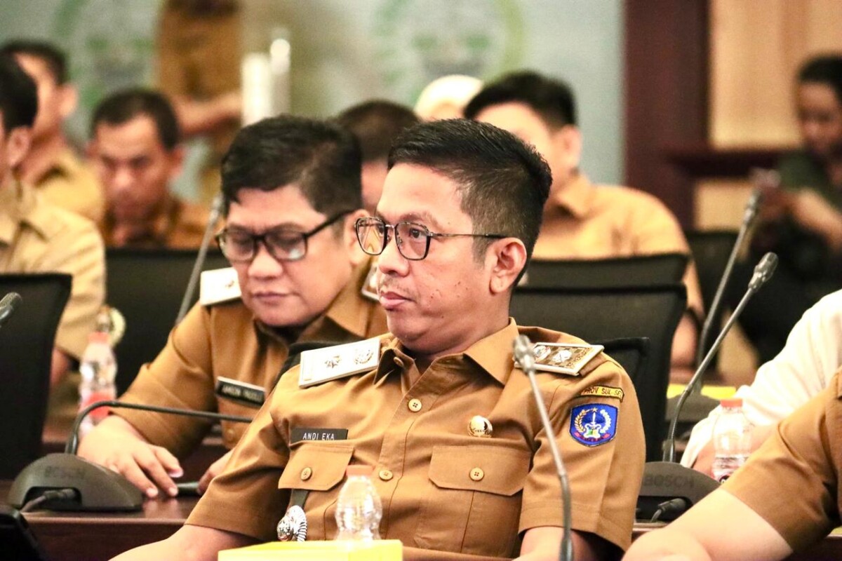 Gubernur Sulsel Serahkan Bantuan Keuangan Rp10,5 M untuk Pemkab Maros