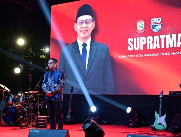 Ketua DPRD Makassar Supratman Berbaur Dengan Warga 
