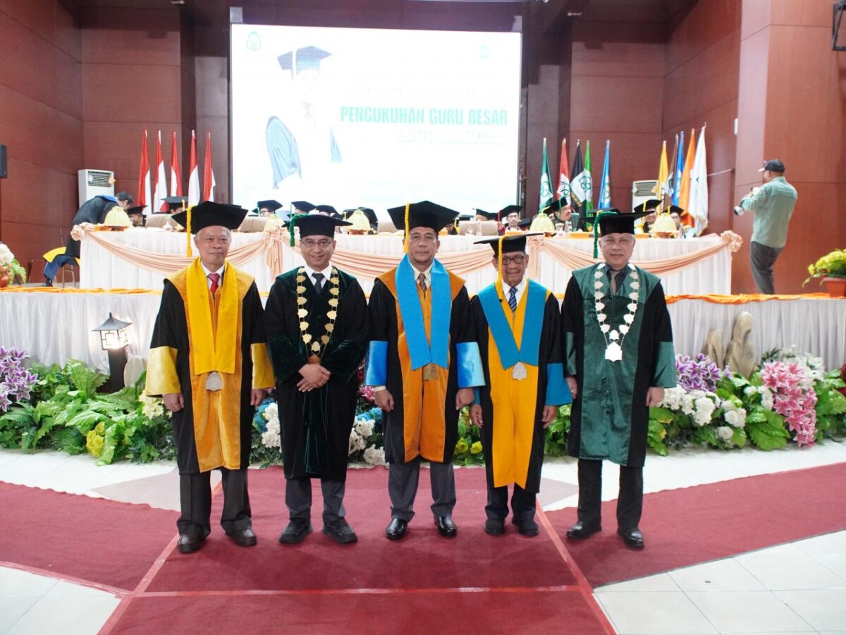 WR II UIN Alauddin Makassar Resmi Dikukuhkan sebagai Guru Besar Teologi Wasatiyyah