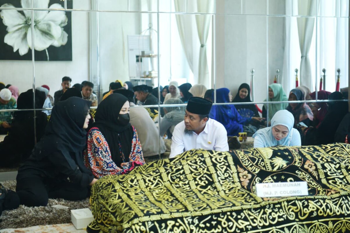 Gubernur Sulsel Sampaikan Duka Cita Atas Wafatnya Ibunda Wagub Fatmawati