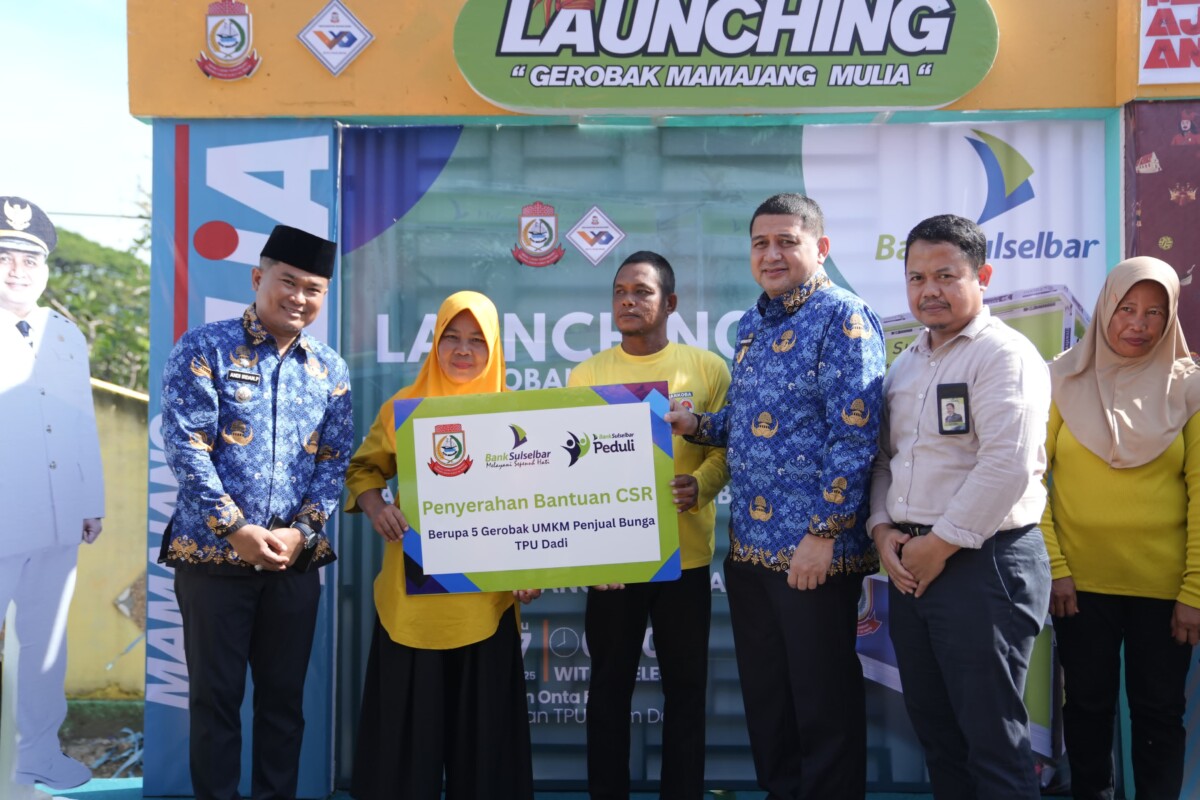 Pemkot Makassar dan Bank Sulselbar Salurkan Bantuan Gerobak UMKM