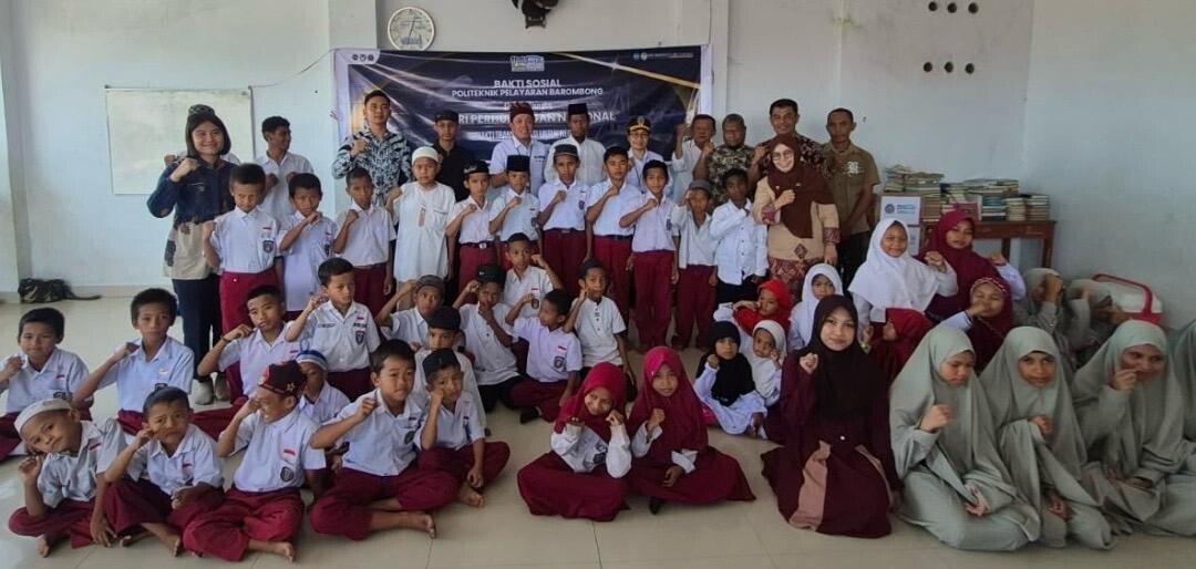 Poltekpel Barombong Tebar Kepedulian di Harhubnas dengan Berbagai di Panti Asuhan Al-Muhajirin