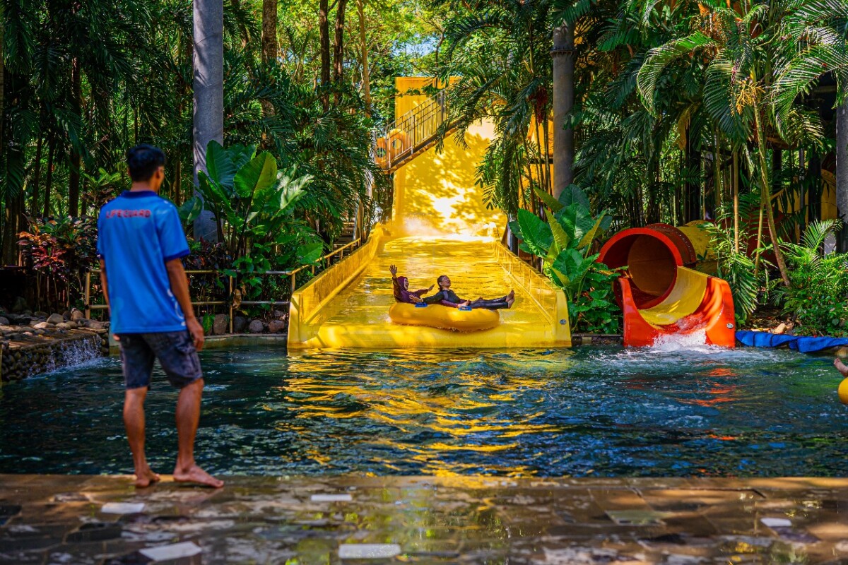 Serunya Main di Bugis Waterpark, Beli 1 Gratis 1 Tiket Masuk