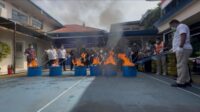 Bea Cukai Makassar Bakar Lebih 5 Juta Batang Rokok Ilegal di Tong Sampah Bea Cukai Makassar Bakar Lebih 5 Juta Batang Rokok Ilegal di Tong Sampah