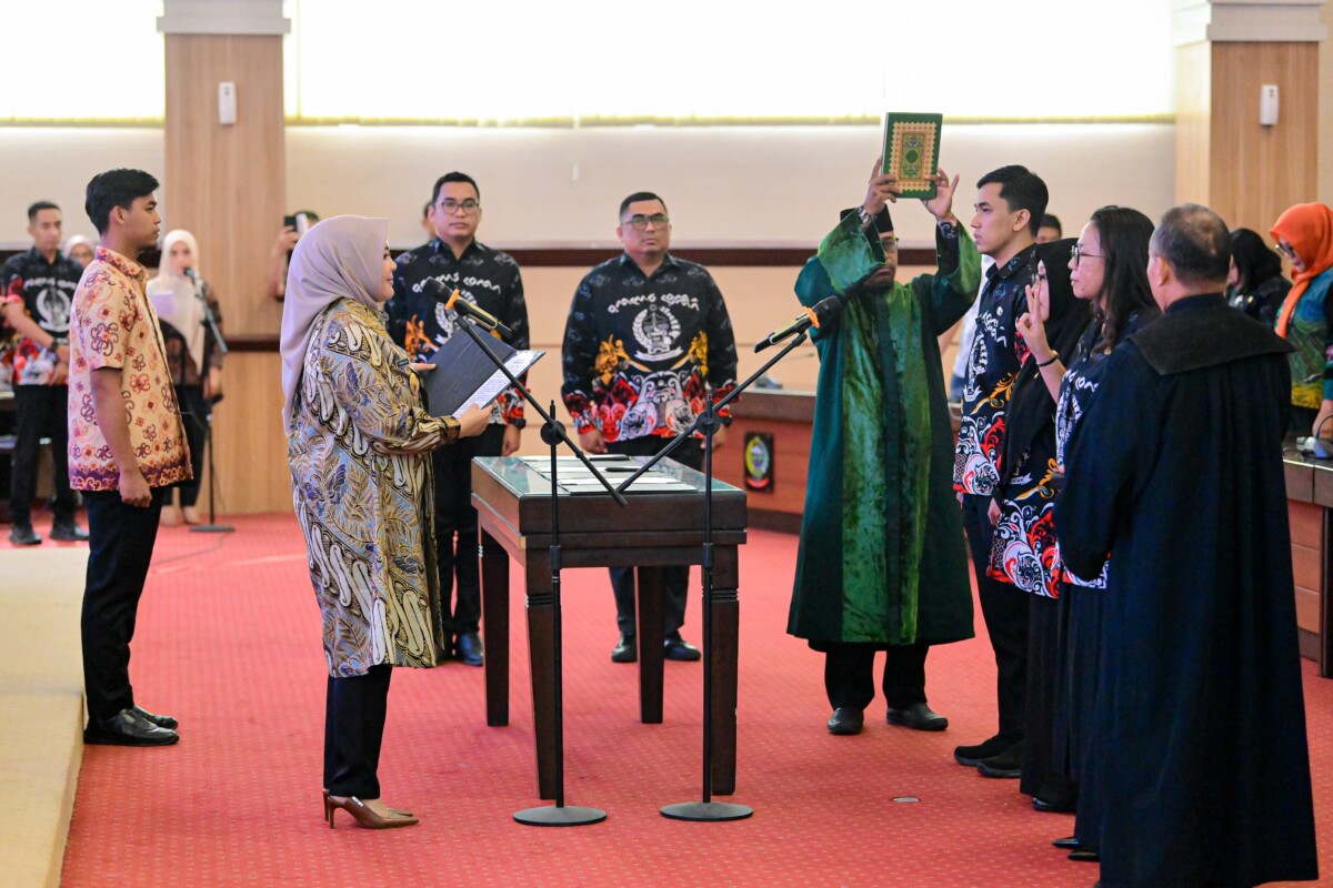 Wagub Fatmawati Rusdi Lantik 65 Pejabat Fungsional Pemprov