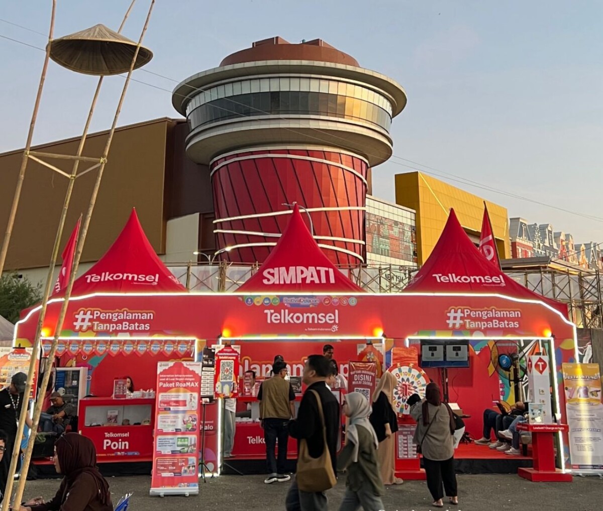 Telkomsel Hadirkan Pengalaman Digital dan Program Menarik di F8 Makassar 2025