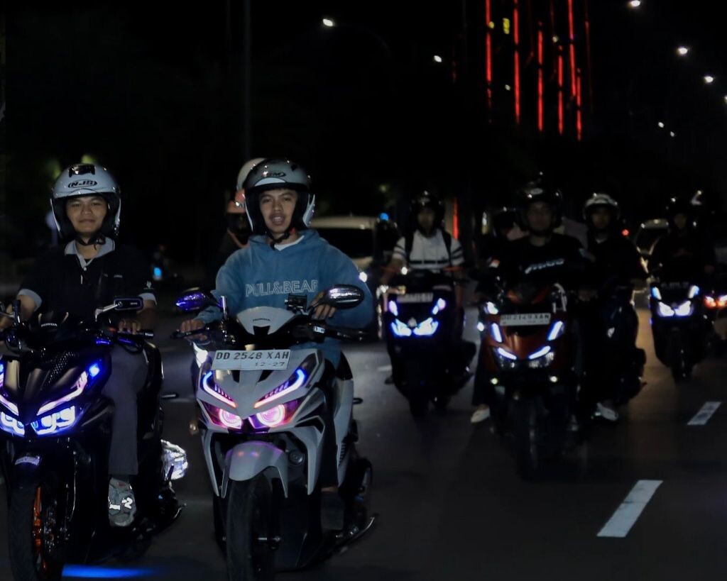 Gelar Nocturnity Riding, Asmo Sulsel Ajak MVC Vario Makassar Nikmati Riding Malam