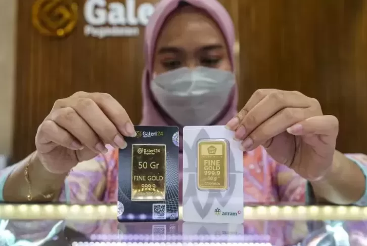Harga Emas Antam Hari Ini Lebih Murah Rp2.074.000 per Gram