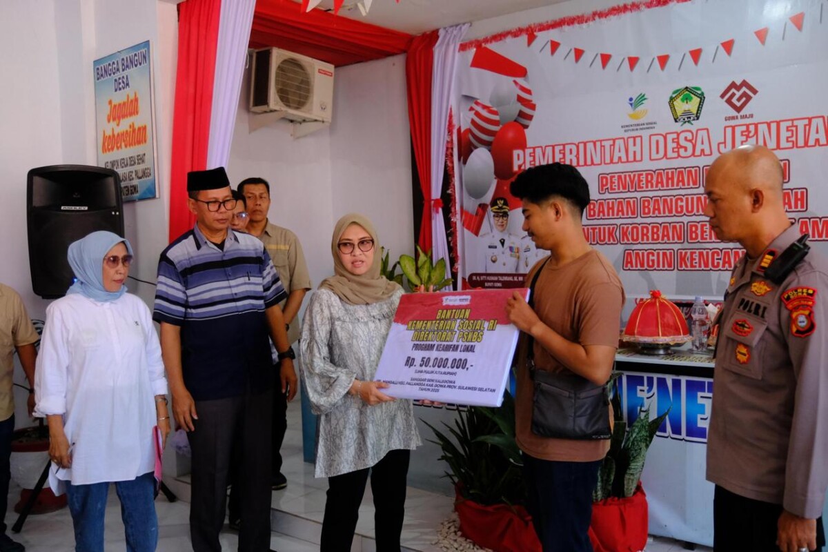 Kembangkan Sanggar Seni, Bupati Gowa Serahkan Bantuan Kearifan Lokal dari Kemensos RI