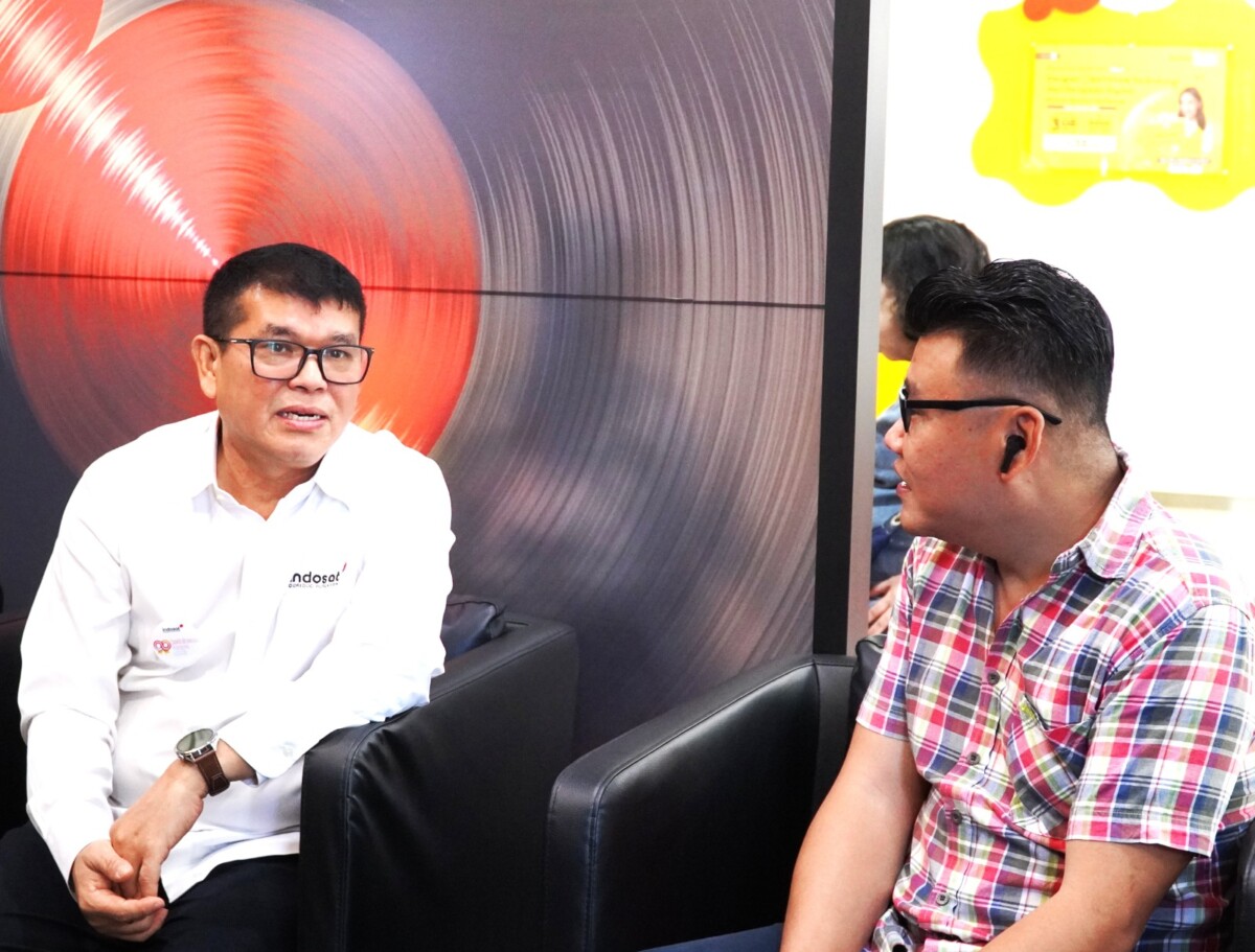 Rayakan Harpelnas 2025, Indosat Kalisumapa Kunjungan Langsung ke Rumah Pelanggan