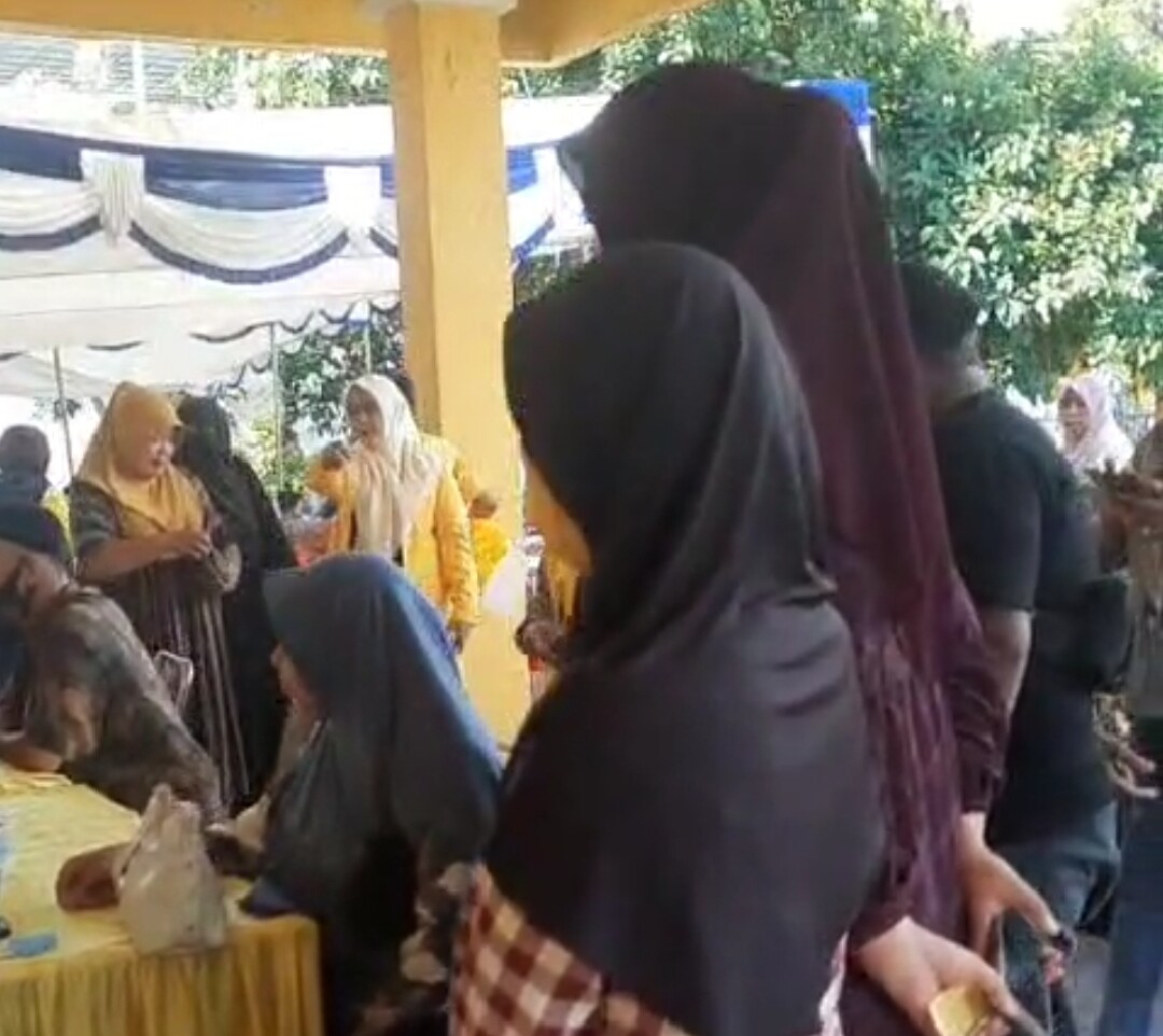Dekat dengan Rakyat, Golkar Sinjai Hadir Lewat Pasar Murah dan Layanan Kesehatan Gratis