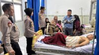Jenguk Korban Pembusuran, Kapolres Pelabuhan Makassar Pastikan Pelaku Diburu Hingga Tertangkap