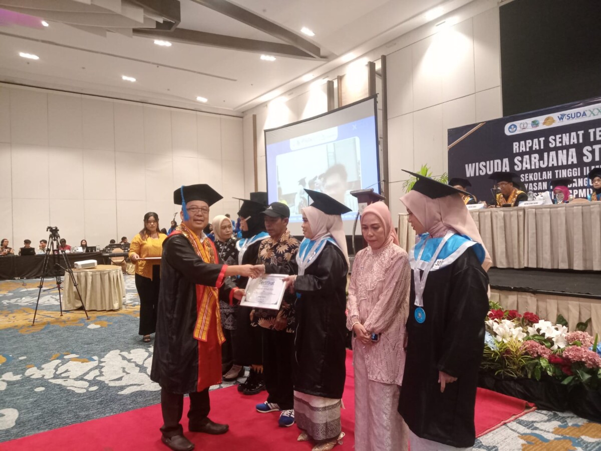 STIMI YAPMI Makassar Mewisuda 94 Sarjana Manajemen