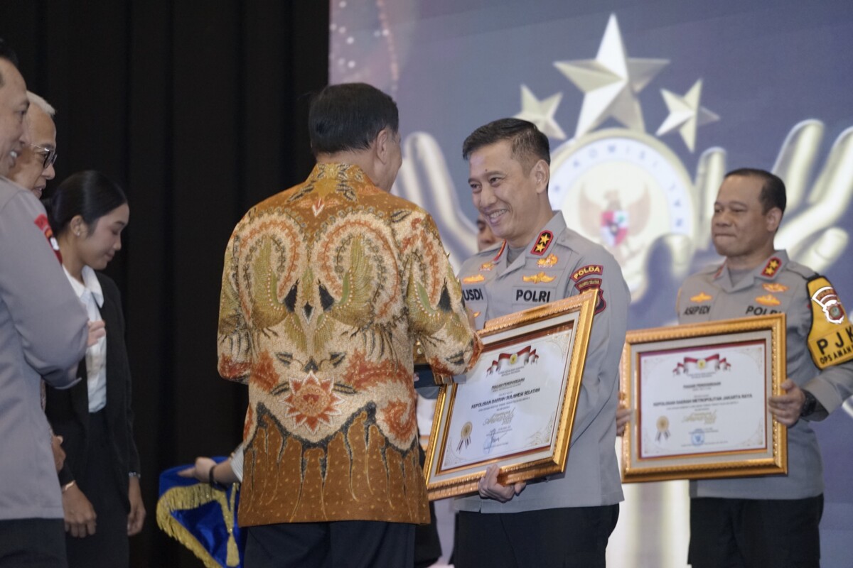 Membanggakan! Tiga Tahun Berturut-turut Irjen Pol Rusdi Hartono Raih Penghargaan Kompolnas Award