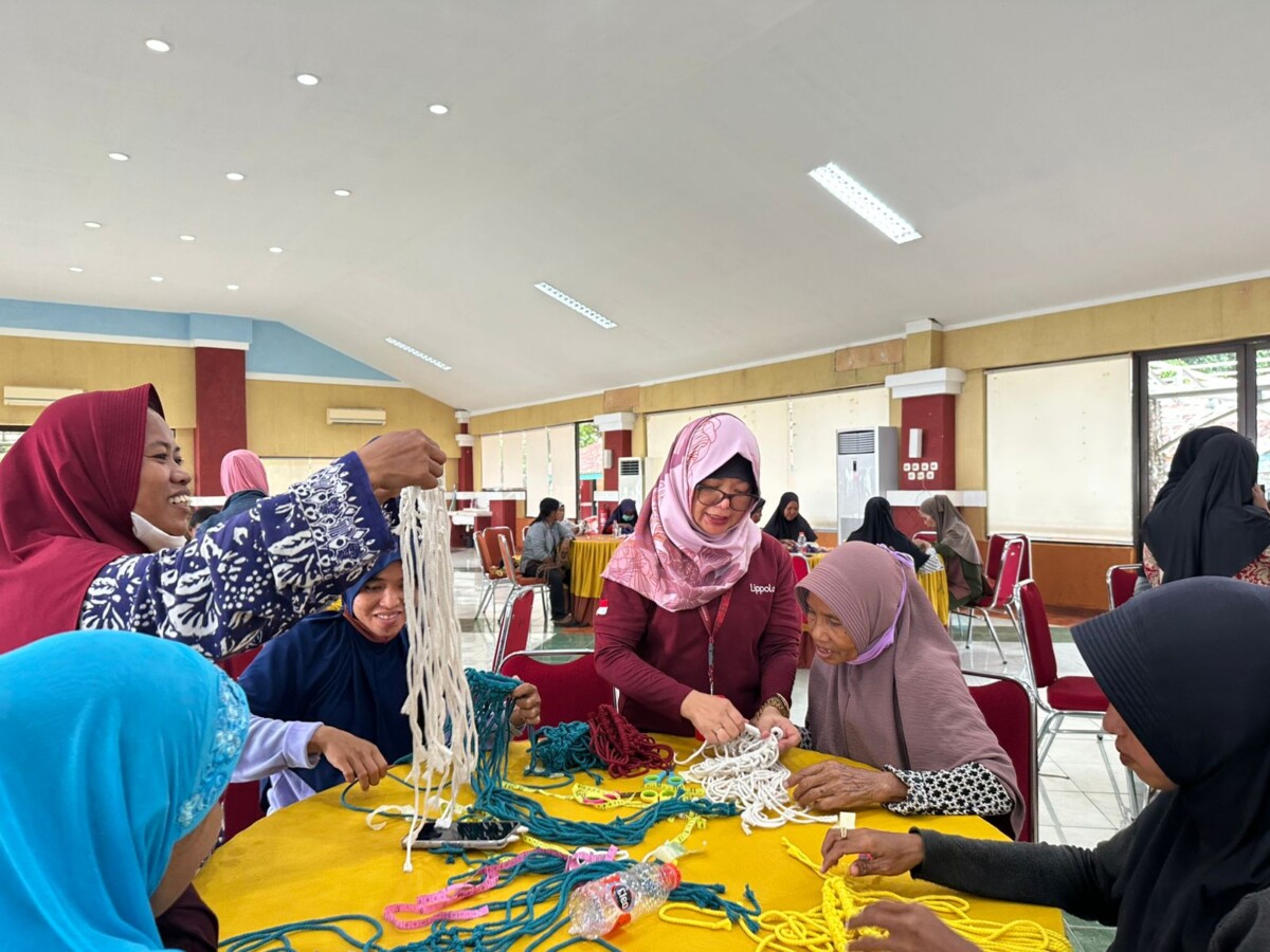 Lippoland, Melalui GMTD Berdayakan Ibu Petugas Kebersihan di Kawasan Tanjung Bunga Lewat Pelatihan Macrame