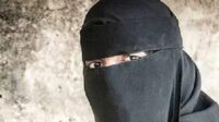 Pria Berhijab Nyaris Perkosa Mahasiswi di Dalam Kost Pria Berhijab Nyaris Perkosa Mahasiswi di Dalam Kost