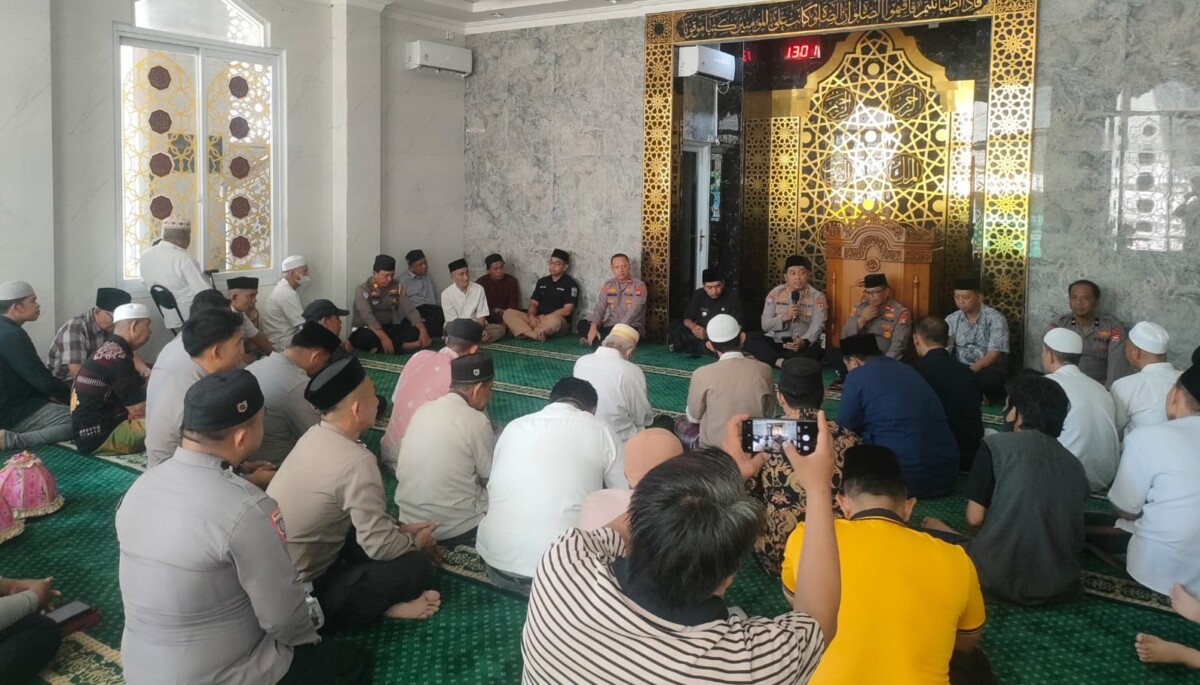 Melalui Jumat Curhat, Polres Pelabuhan Makassar Komitmen Tingkatkan Patroli 24 Jam di Titik Rawan
