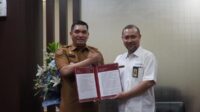 Penyerahan Piagam Taxpayers’ Charter, KPP Pratama Bantaeng Kepada Wajib Pajak di Takalar Penyerahan Piagam Taxpayers’ Charter, KPP Pratama Bantaeng Kepada Wajib Pajak di Takalar