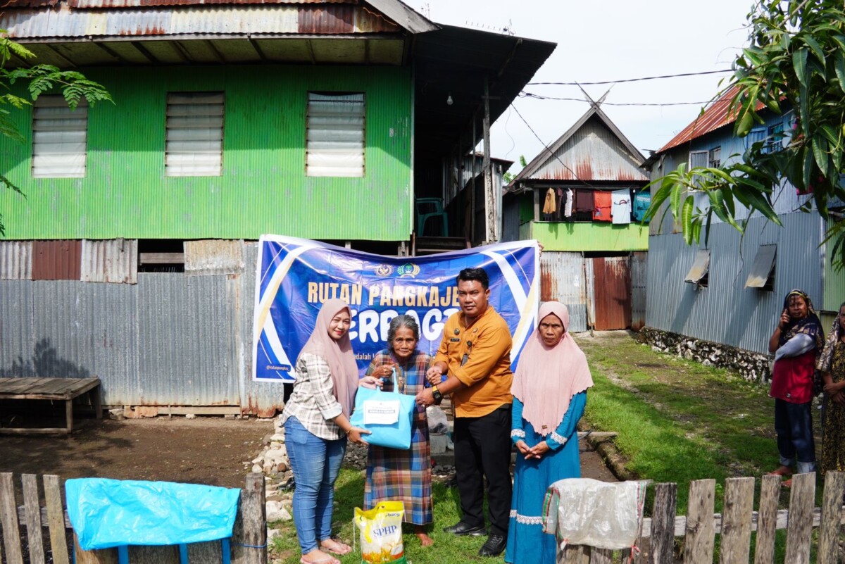 Rutan Pangkep Salurkan Bantuan Sembako bagi Warga Kurang Mampu