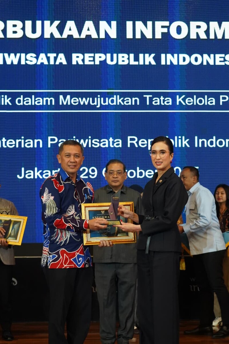 Poltekpar Makassar Pertahankan Predikat Informatif Dalam Anugerah Monev Keterbukaan Informasi Publik Kemenpar 2025