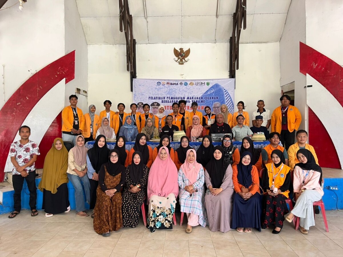 UNM Latih Kelompok Wanita Tani Barru Olah Udang Vaname Jadi Produk Bernilai Ekonomi Tinggi