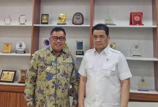 Bupati Takalar Bersama Wamendes RI Bahas Kebutuhan Air Bersih, Listrik, dan Internet Tanakeke