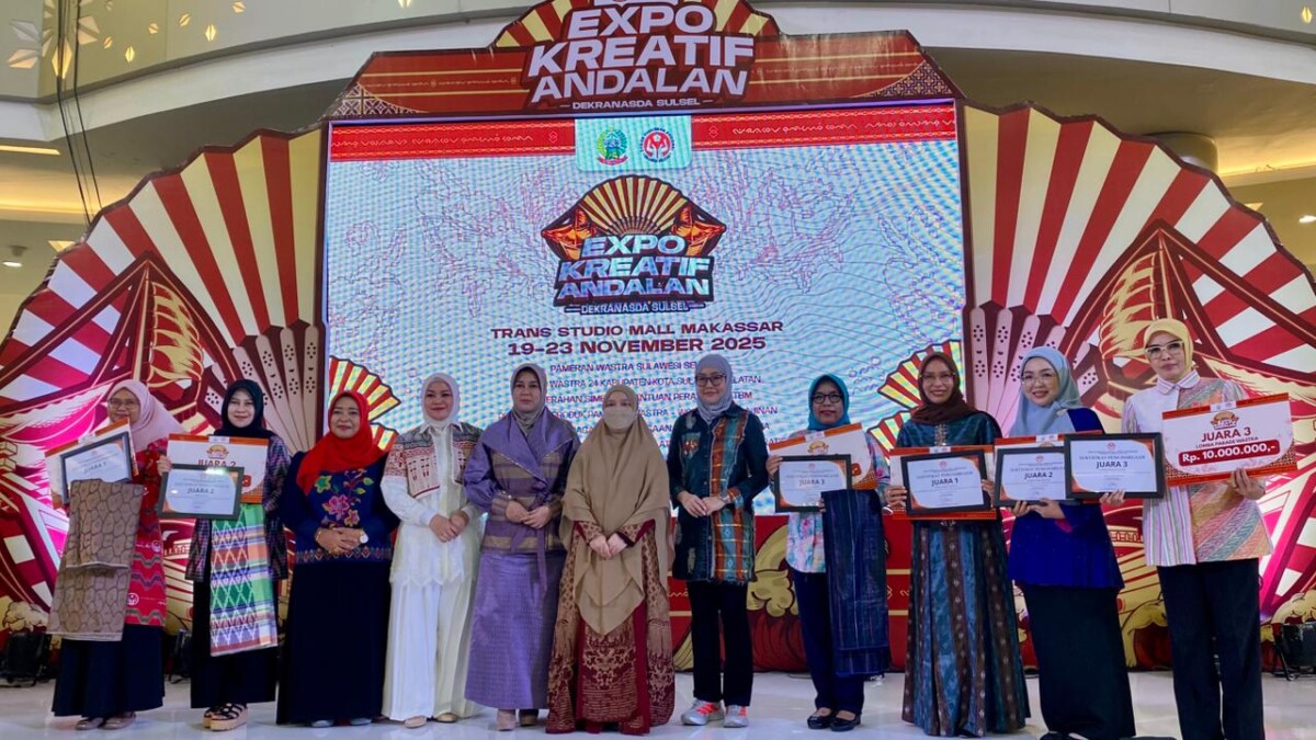Dekranasda Gowa Raih Juara 2 Produk Wastra pada Expo Kreatif Andalan 2025