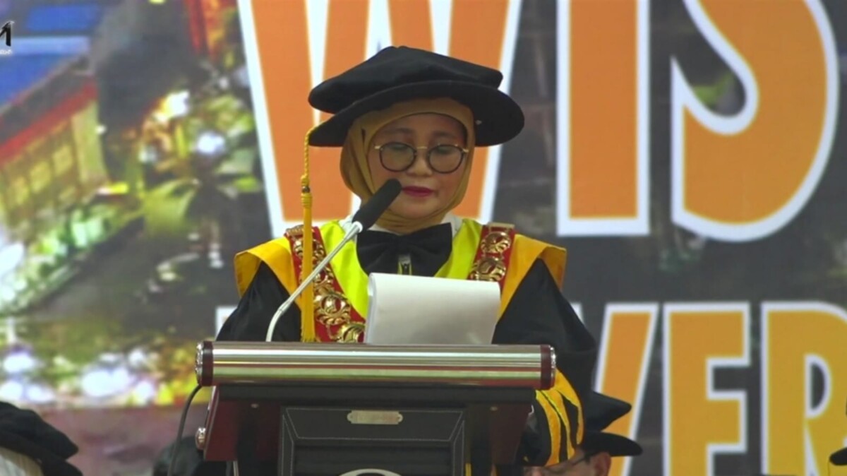 UNM Wisuda 1.000 Lulusan Periode November 2025, Plh Rektor: Jaga Nama Baik Almamater