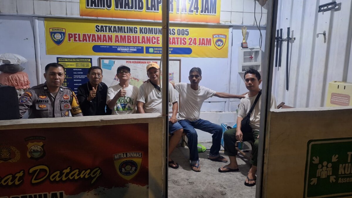 Ronda Bareng, Bhabinkamtibmas Ende dan Warga Kompak Perkuat Keamanan Lingkungan