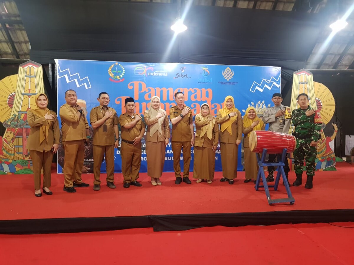 Ratusan Pengrajin dan Sanggar Se-Sulawesi Selatan Ramaikan Pemeran Busana Adat