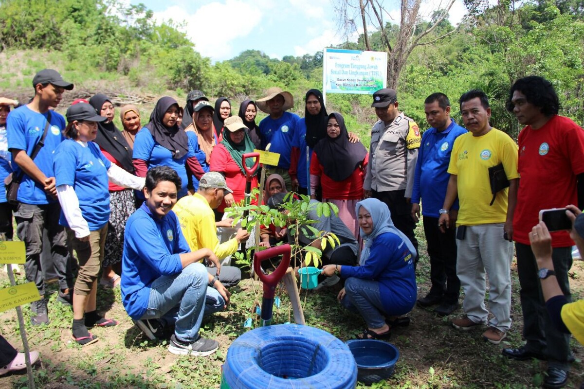 PLN UIP Sulawesi Hidupkan Kembali Lahan Tidur Seluas 3 Ha dengan Penanaman 600 Bibit Pohon di Hutan Hulawa, Kecamatan Buntulia