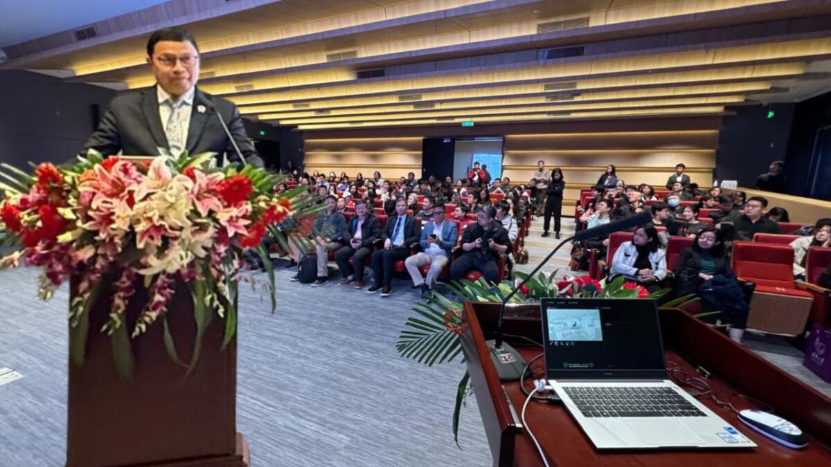 Taruna Ikrar Kepala BPOM RI Paparkan Masa Depan ATMP di Hadapan Mahasiswa dan Guru Besar Universitas Terbaik Dunia Tsinghua Cina