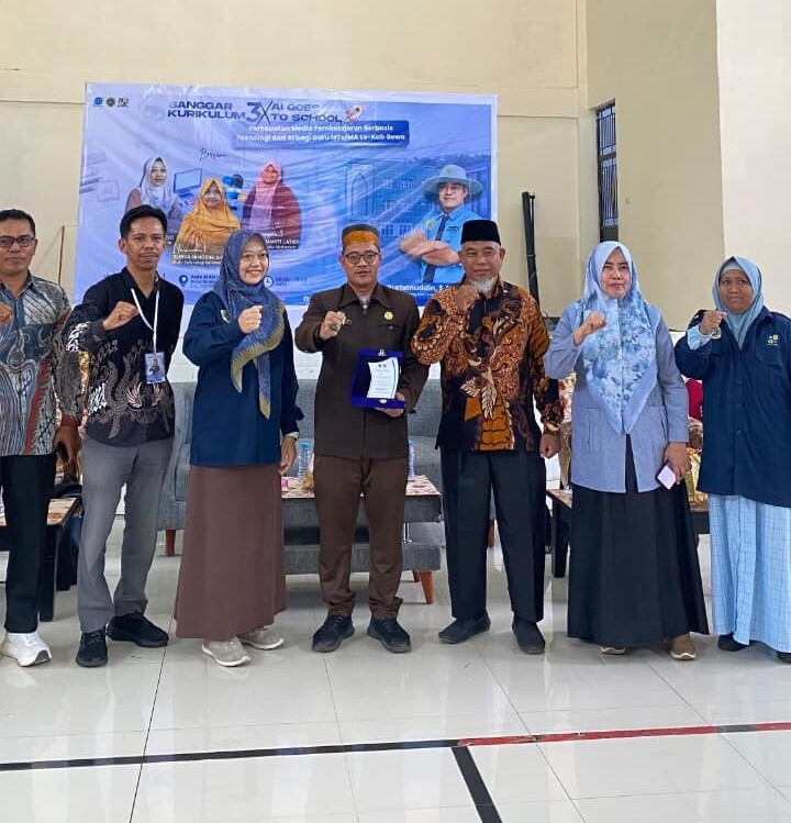 MAN IC Gowa Workshop Media Pembelajaran Berbasis Teknologi dan AI bagi Guru MTs/MA 