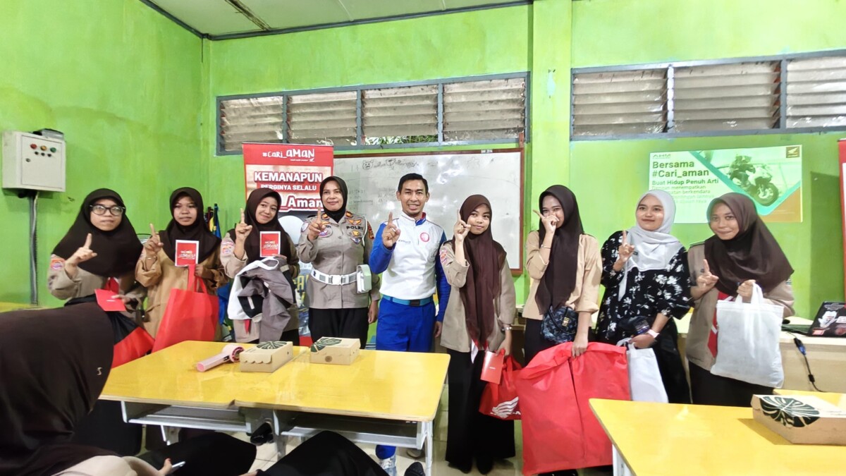Asmo Sulsel dan Polres Parepare Berkolaborasi Gelar Edukasi Safety Riding bagi Siswa SMKN 3