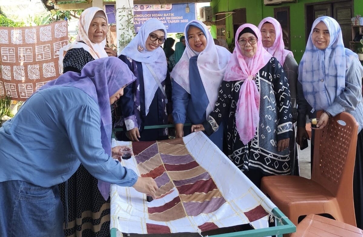 Teknologi Hijau Batik Polipangkep-UIM Perkuat SDM Masyarakat Tamalanrea Tahun 2025