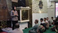Kapolres AKBP Rise Rangkul Warga Lewat Program Safari Memakmurkan Masjid di Al Ihsan Kapolres AKBP Rise Rangkul Warga Lewat Program Safari Memakmurkan Masjid di Al Ihsan