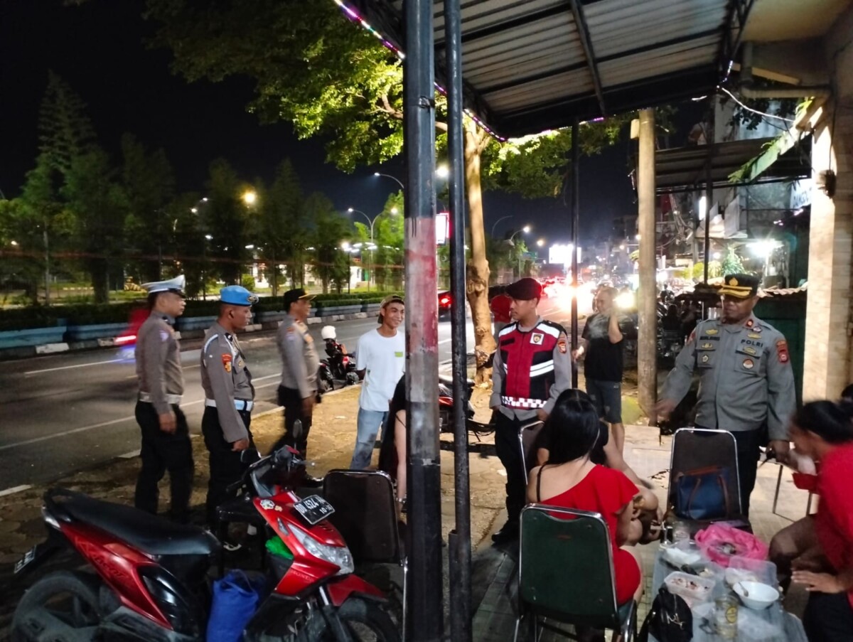 Kapolsek Wajo Pimpin Patroli KRYD, Warga Diminta Aktif Laporkan Tindakan Mencurigakan