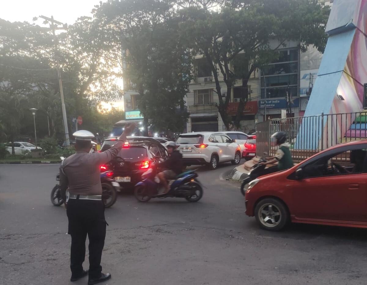 Pelabuhan Ramai Usai Kapal Sandar, Satlantas Polres Pelabuhan Makassar Siaga
