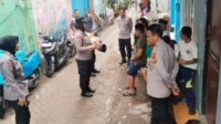 Menyelusuri Lorong, Polisi di Makassar Ingatkan Warga: "Satu petasan yang Menyala Bisa Mencelakakan Banyak Orang" Menyelusuri Lorong, Polisi di Makassar Ingatkan Warga: "Satu petasan yang Menyala Bisa Mencelakakan Banyak Orang"