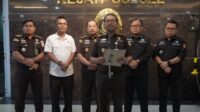 Kejati Sulsel Cekal Enam Orang Keluar Negeri dalam Kasus Bibit Nanas, Salah Satunya Mantan PJ Gubernur Sulsel Kejati Sulsel Cekal Enam Orang Keluar Negeri dalam Kasus Bibit Nanas, Salah Satunya Mantan PJ Gubernur Sulsel