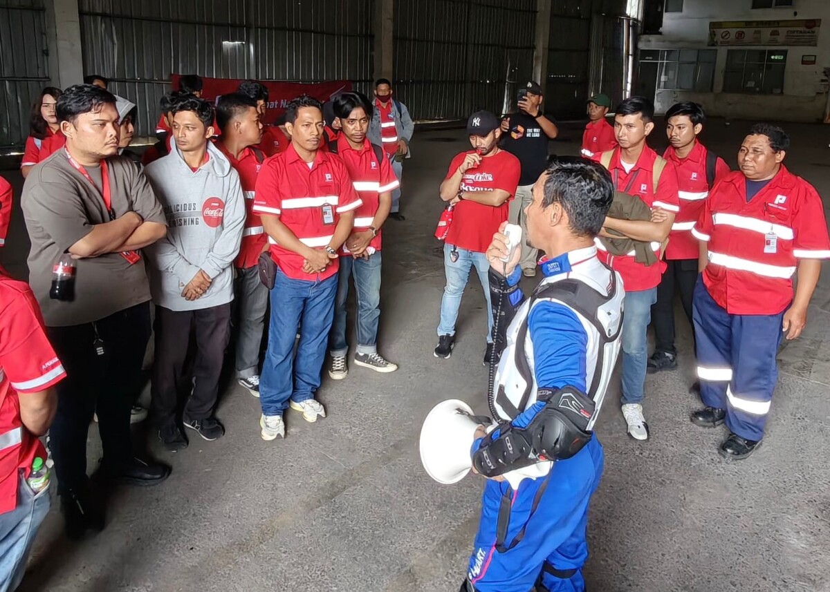 Asmo Sulsel Bekali Karyawan Coca-Cola Edukasi Safety Riding, Tekankan Teknik Berkendara Aman