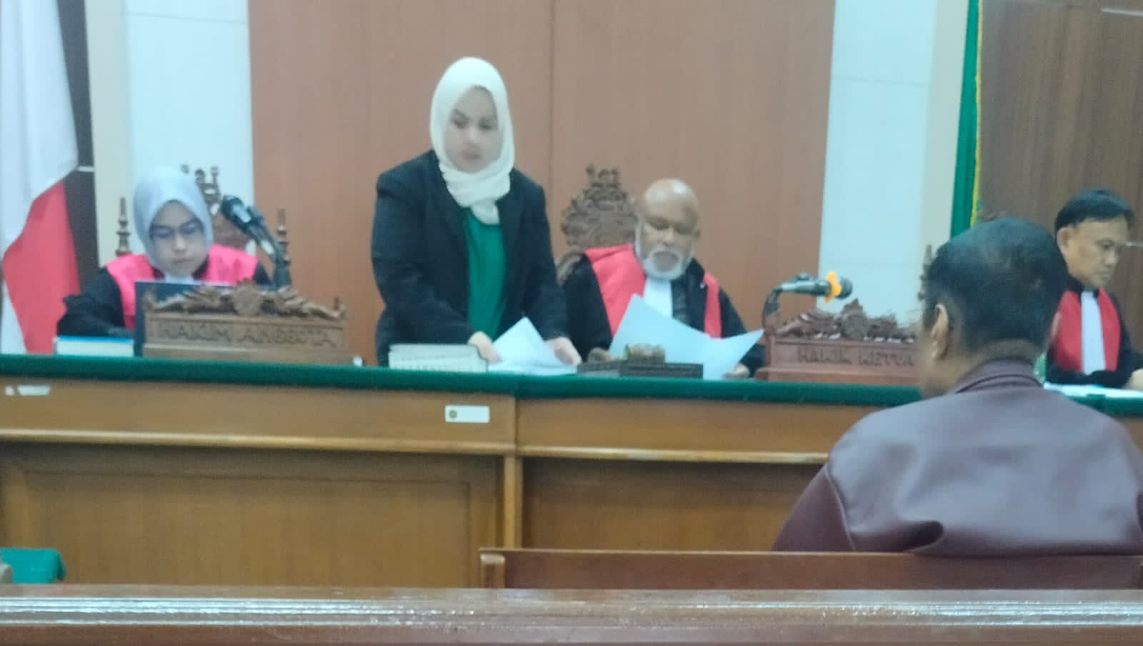 Penggugat Hadirkan Saksi Fakta di Persidangan Atas Gugatan Eks Hotel Mangkrak di Tanjung Bunga Penggugat Hadirkan Saksi Fakta di Persidangan Atas Gugatan Eks Hotel Mangkrak di Tanjung Bunga
